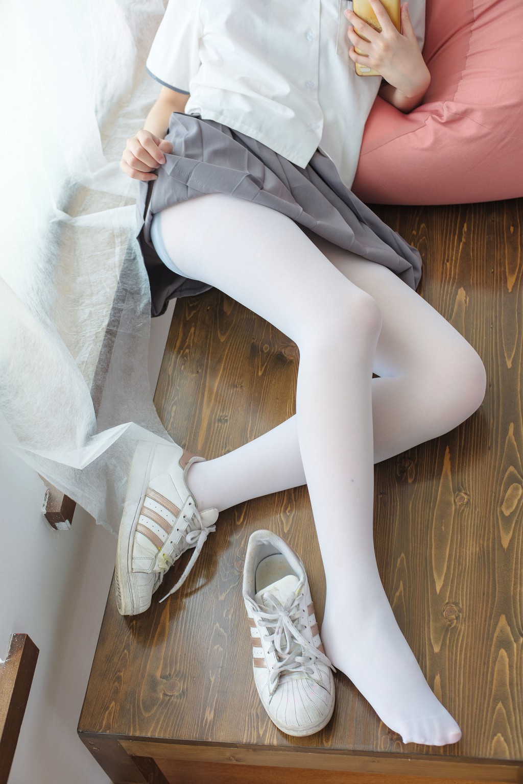 校服白丝美足少女 [森萝财团] [BETA-026] 写真集[78P]