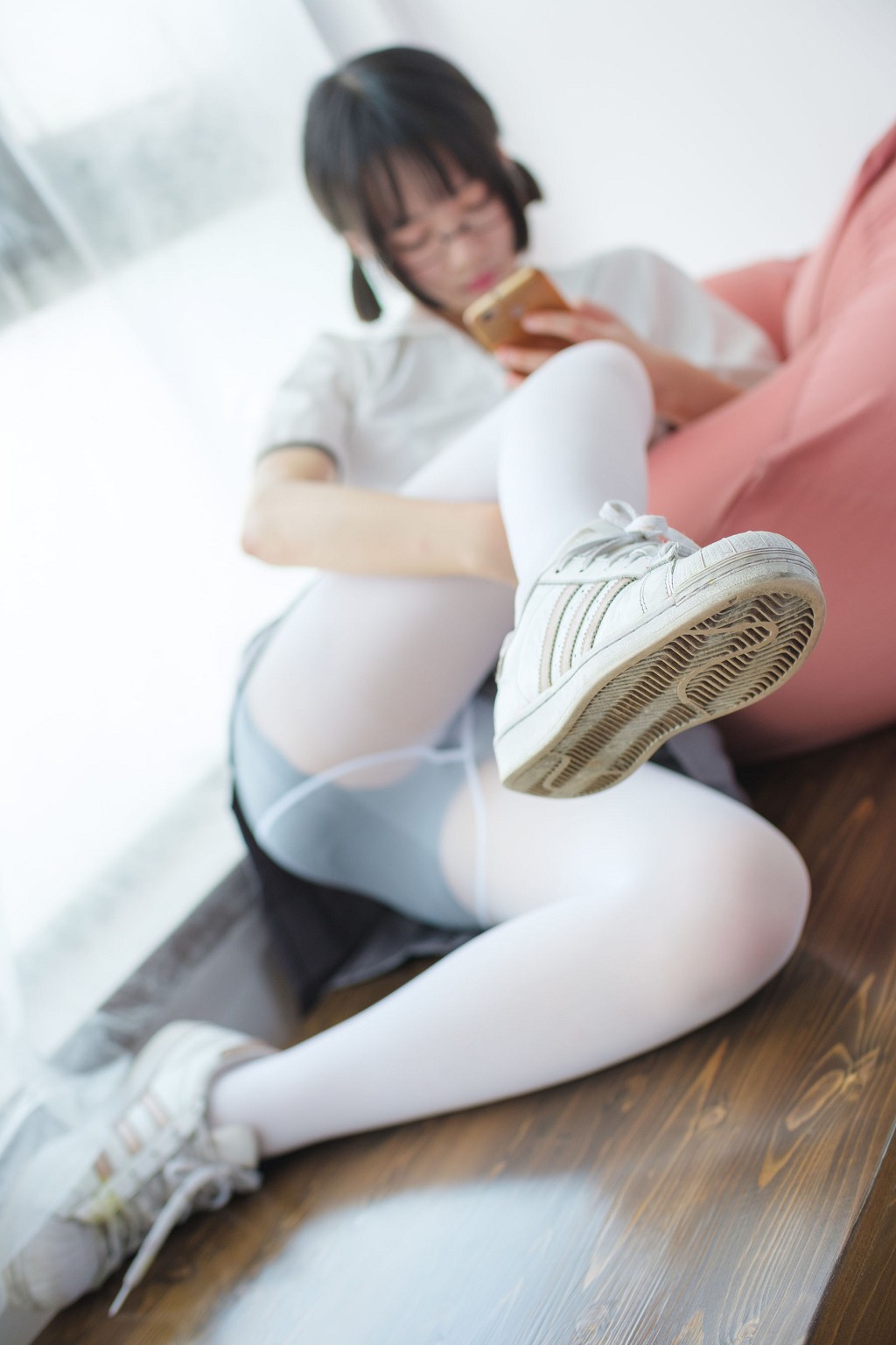 校服白丝美足少女 [森萝财团] [BETA-026] 写真集[78P]