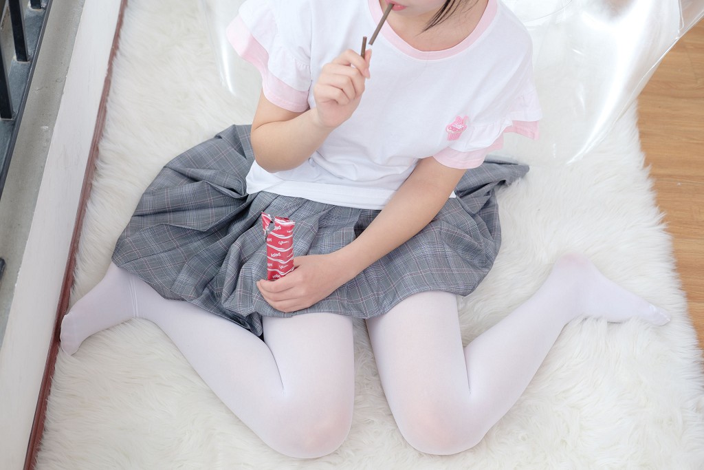 白丝小厨娘 [森萝财团] [BETA-015] 写真集[41P]