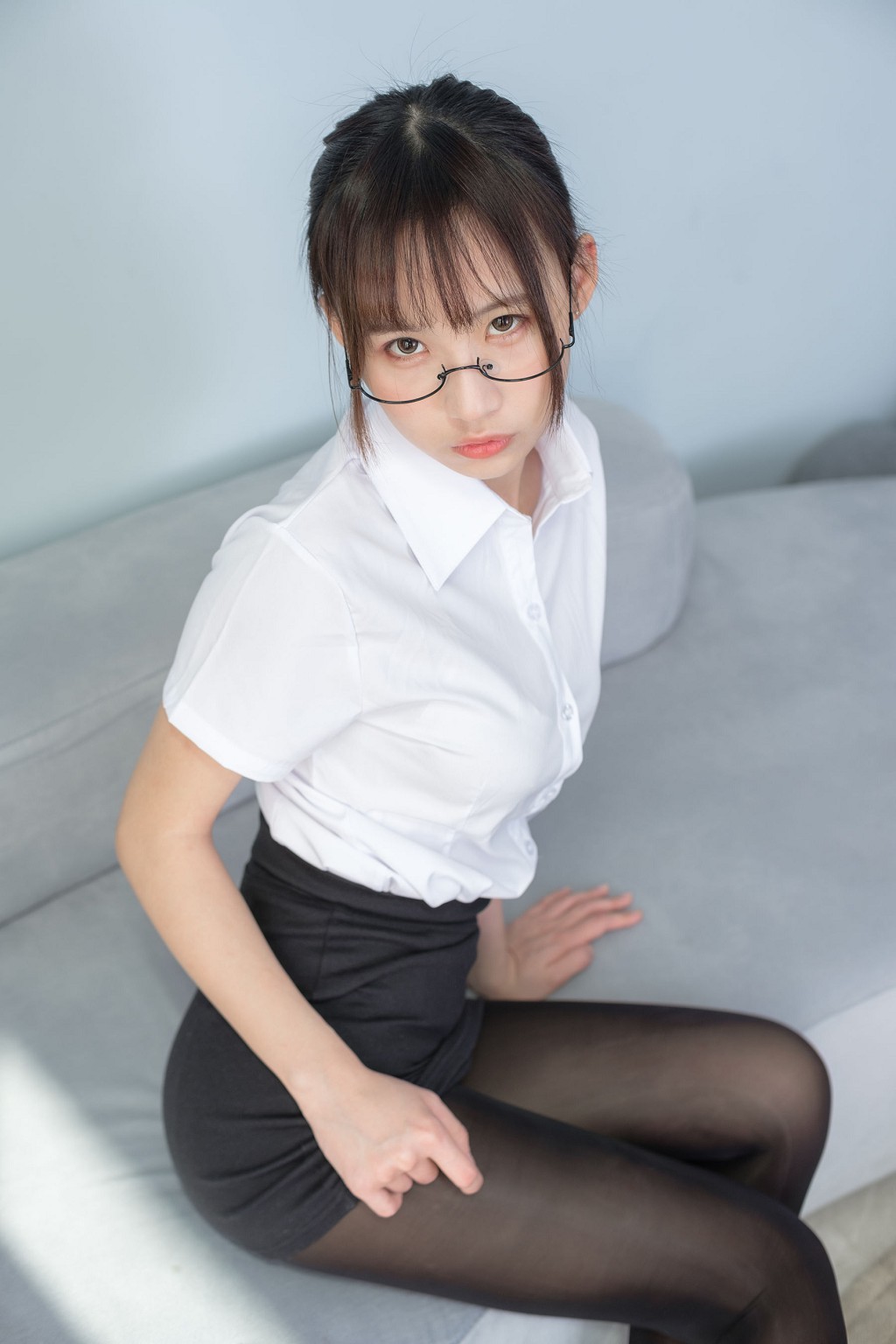 《OL黑丝》 [森萝财团] X-023 写真集[118P]