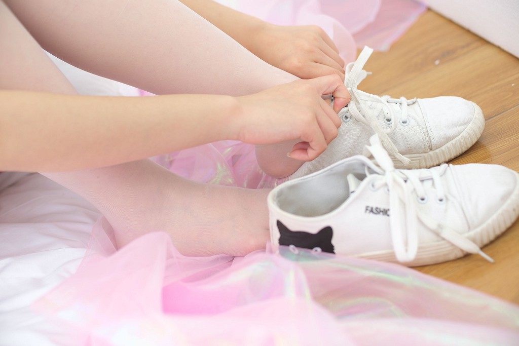 《肉丝换白丝》 [森萝财团] X-019 写真集[103P]