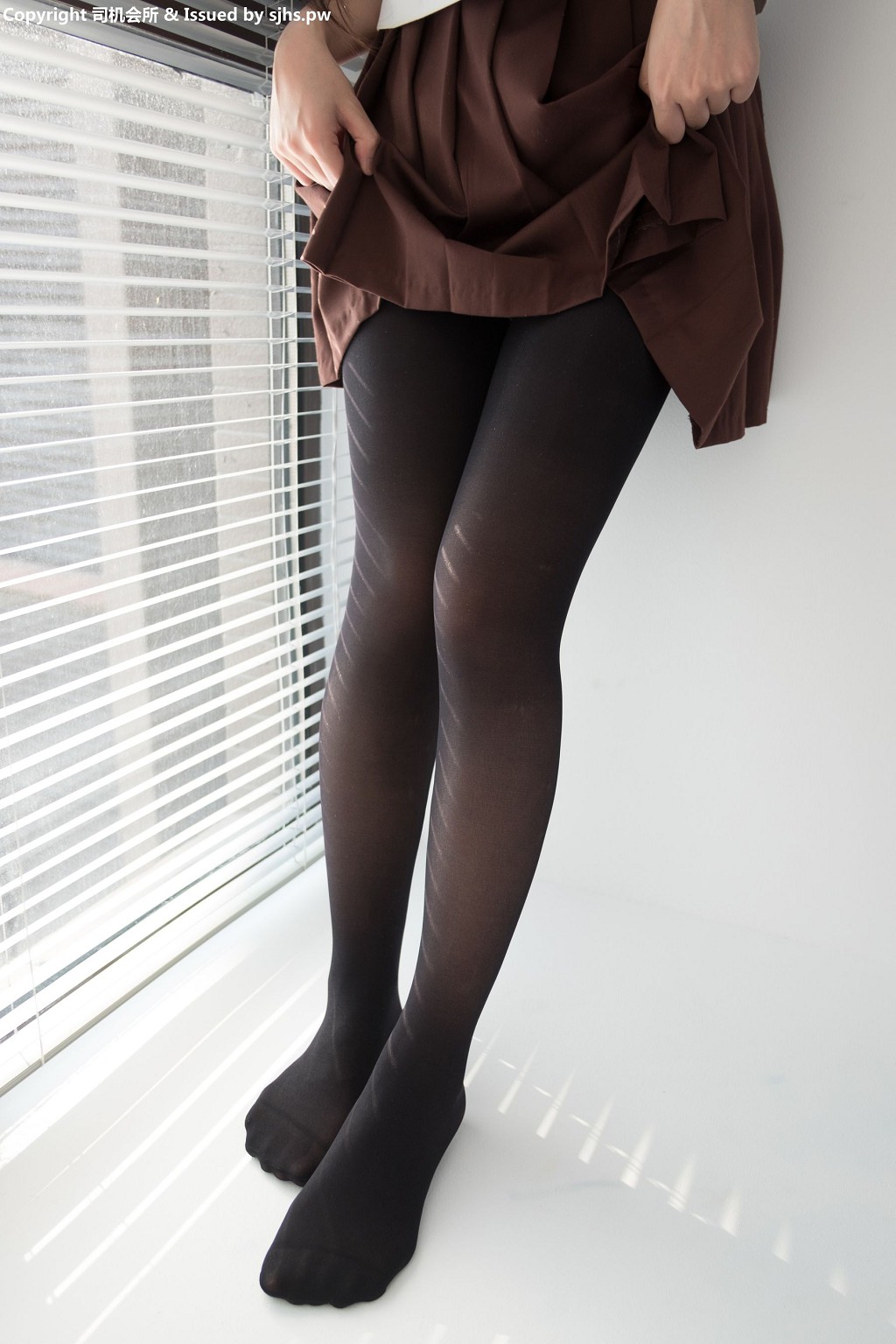 JK制服黑丝美足 [森萝财团] [BETA-011] 写真集[68P]