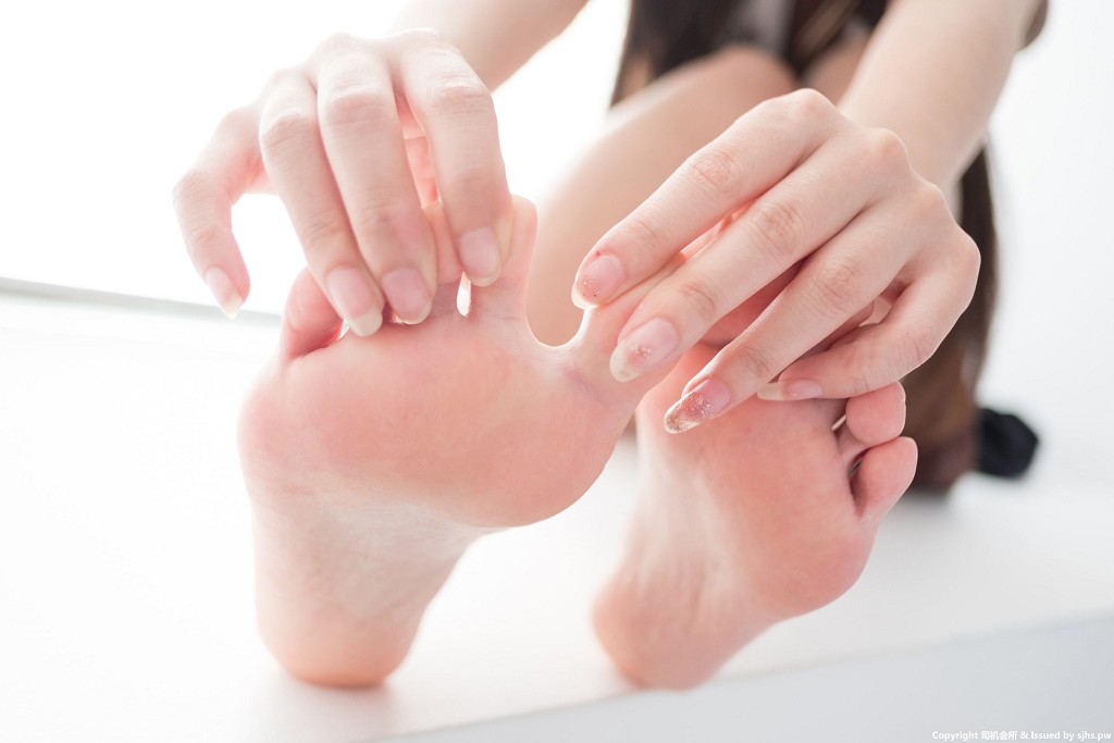 JK制服黑丝美足 [森萝财团] [BETA-011] 写真集[68P]