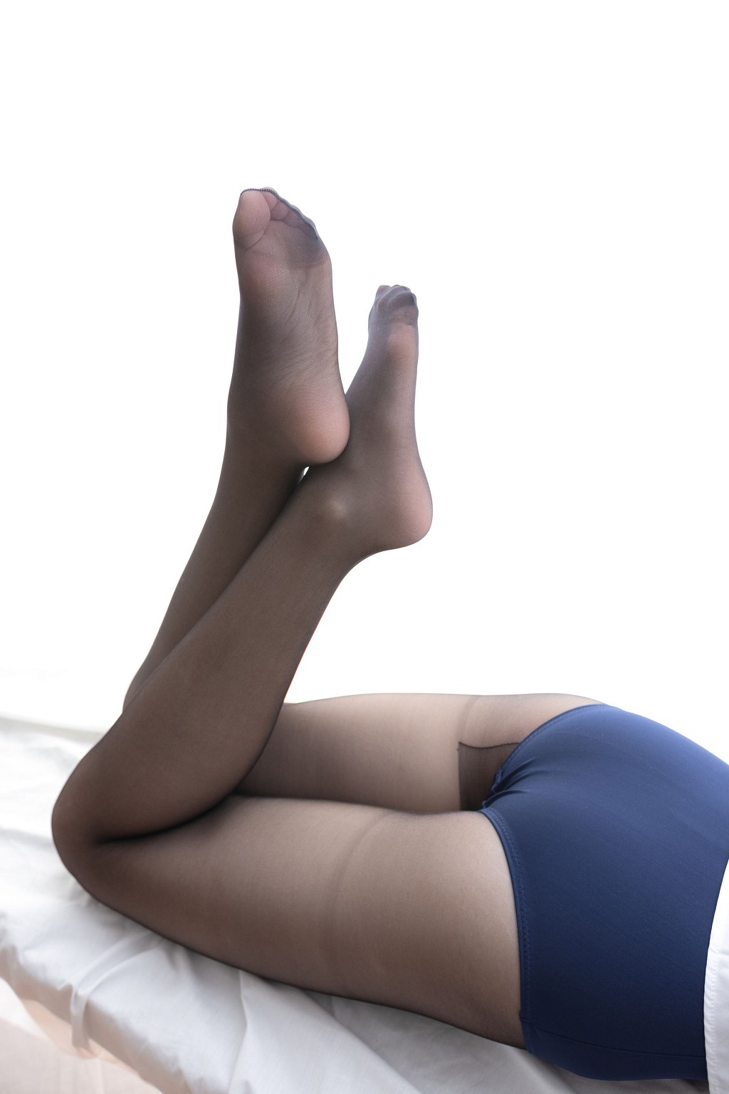 [森萝财团] LOVEPLUS-002 萝蓝丝袜写真集[110P]