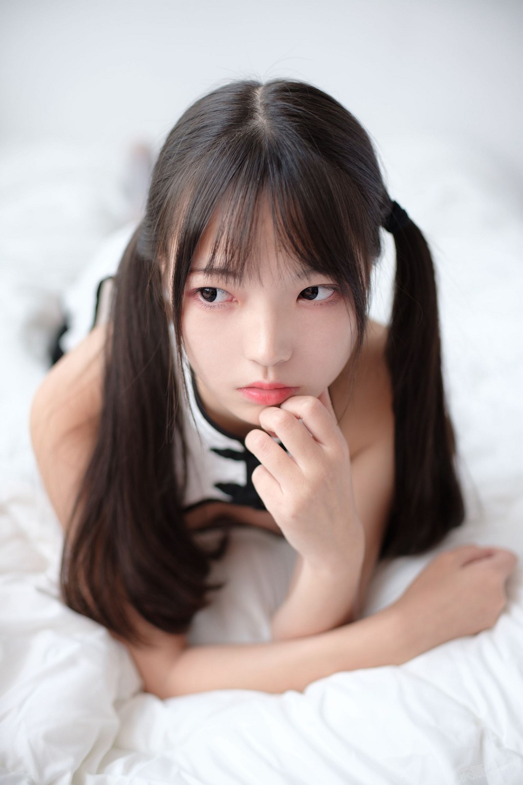 《开档丝袜少女》 [森萝财团] X-045 写真集[96P]