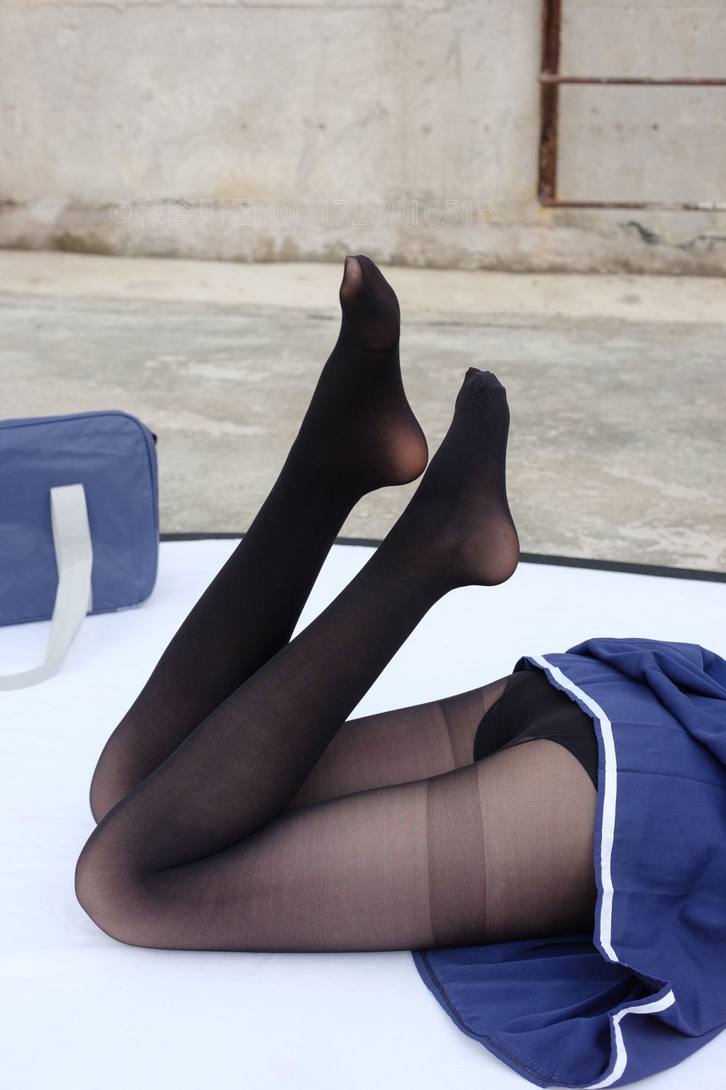 《天台黑丝水手服》 [森萝财团] X-043 写真集[110P]