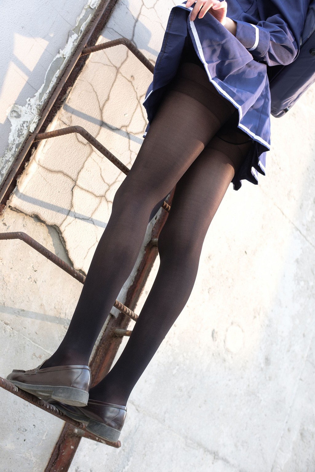 《天台黑丝水手服》 [森萝财团] X-043 写真集[110P]