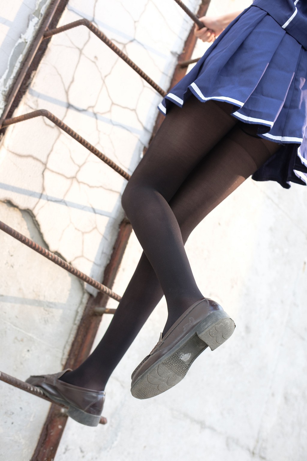 《天台黑丝水手服》 [森萝财团] X-043 写真集[110P]