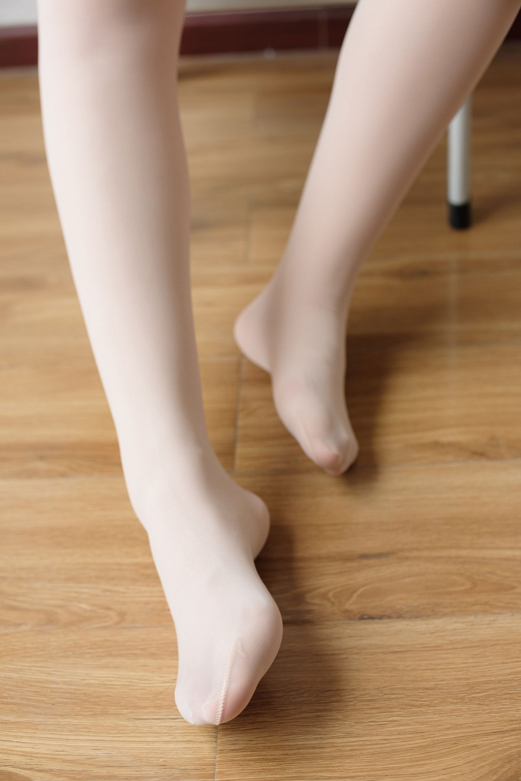 《肉丝白厚棉袜》 [森萝财团] X-033 写真集[102P]