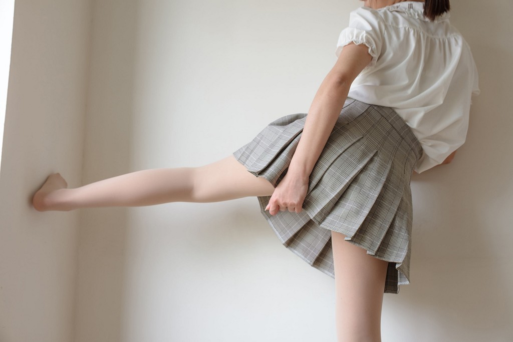 《肉丝白厚棉袜》 [森萝财团] X-033 写真集[102P]