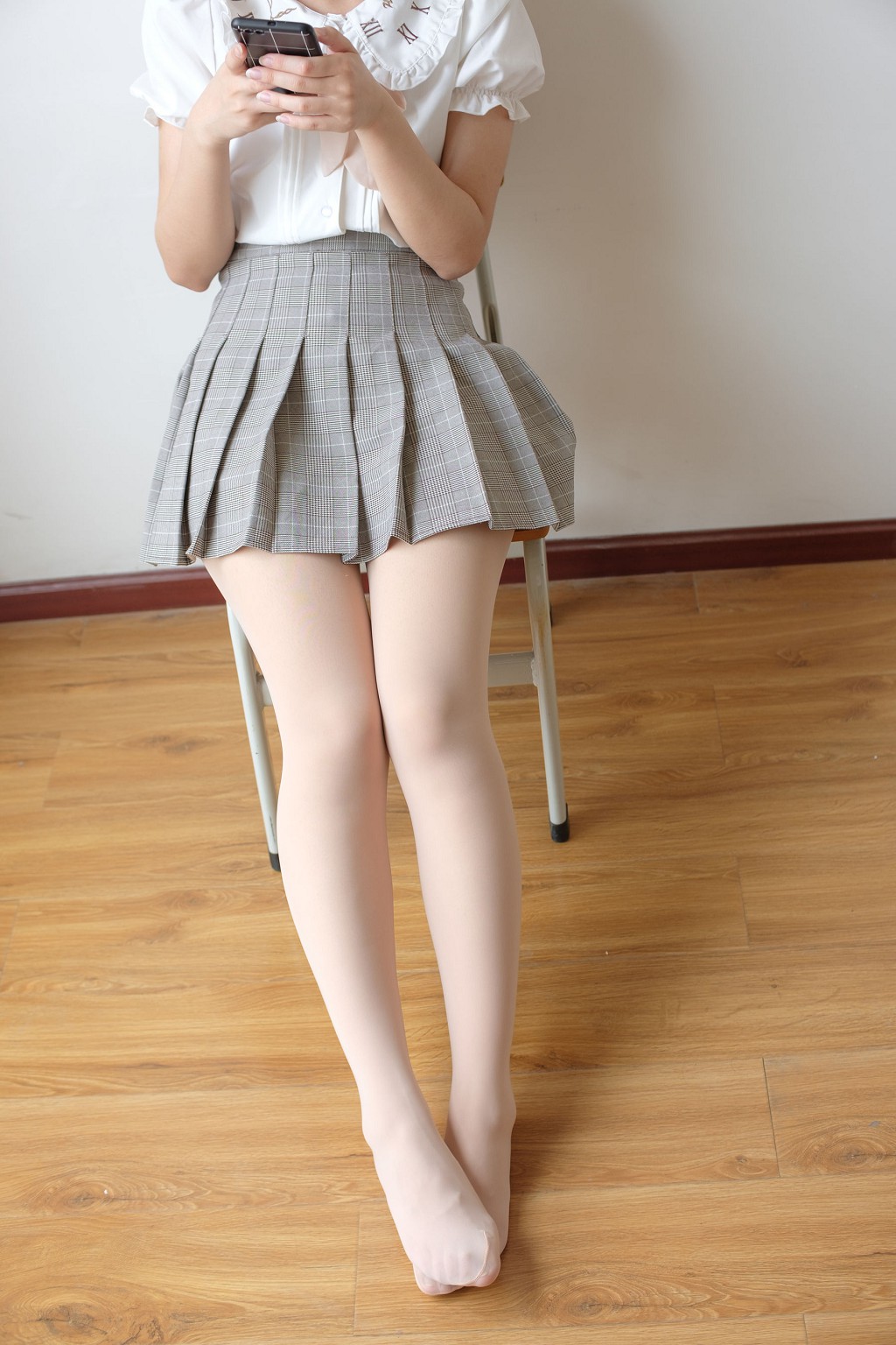 《肉丝白厚棉袜》 [森萝财团] X-033 写真集[102P]