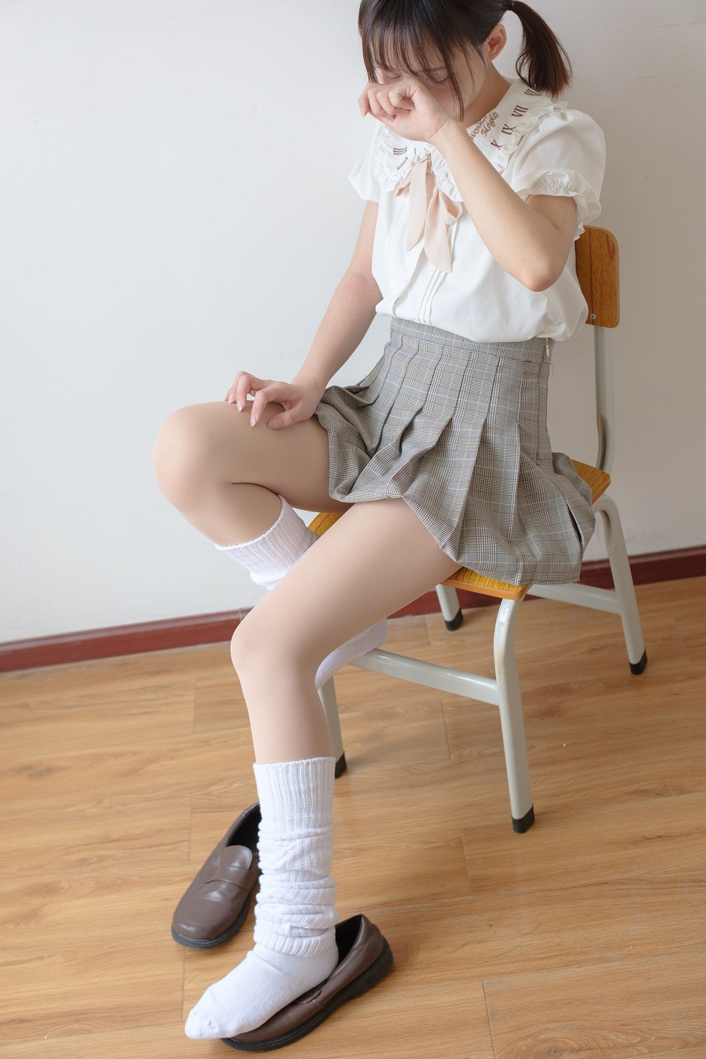 《肉丝白厚棉袜》 [森萝财团] X-033 写真集[102P]