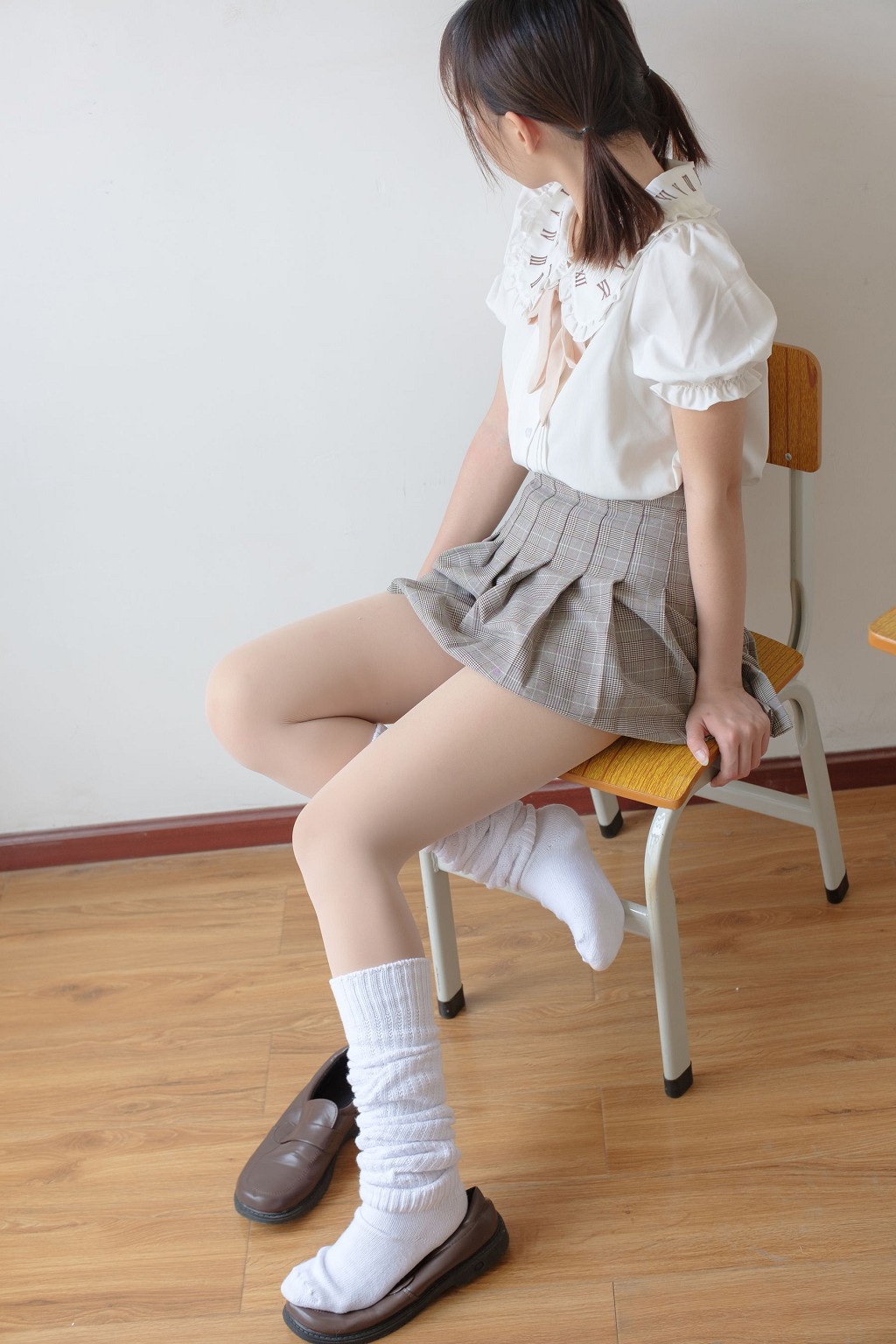 《肉丝白厚棉袜》 [森萝财团] X-033 写真集[102P]