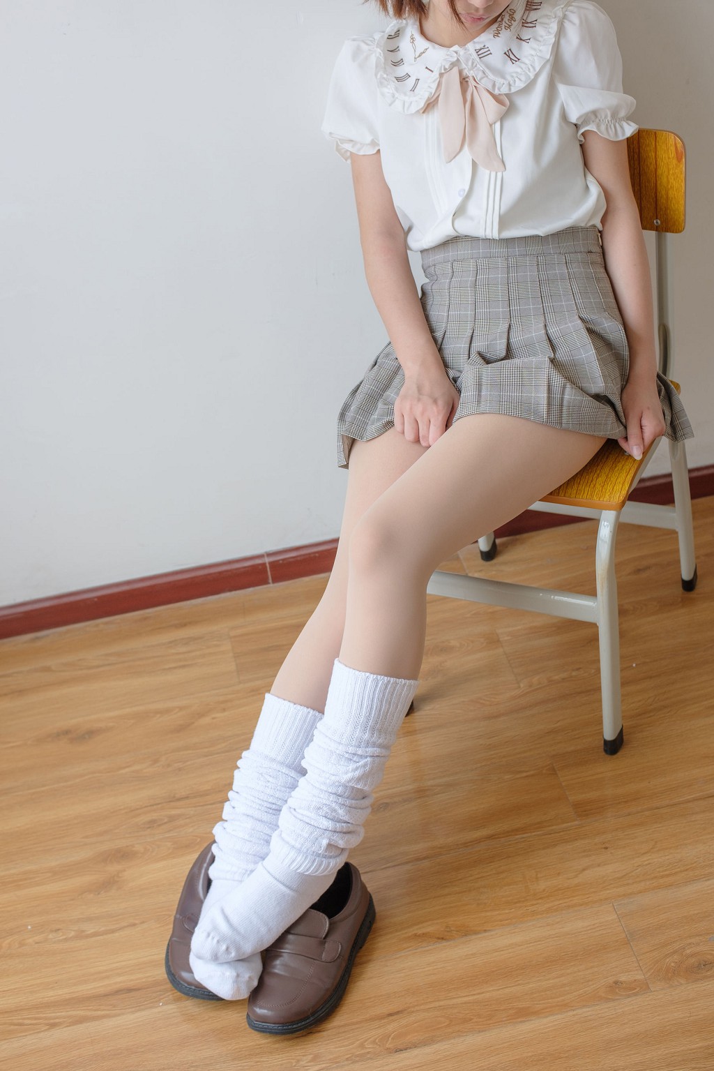 《肉丝白厚棉袜》 [森萝财团] X-033 写真集[102P]