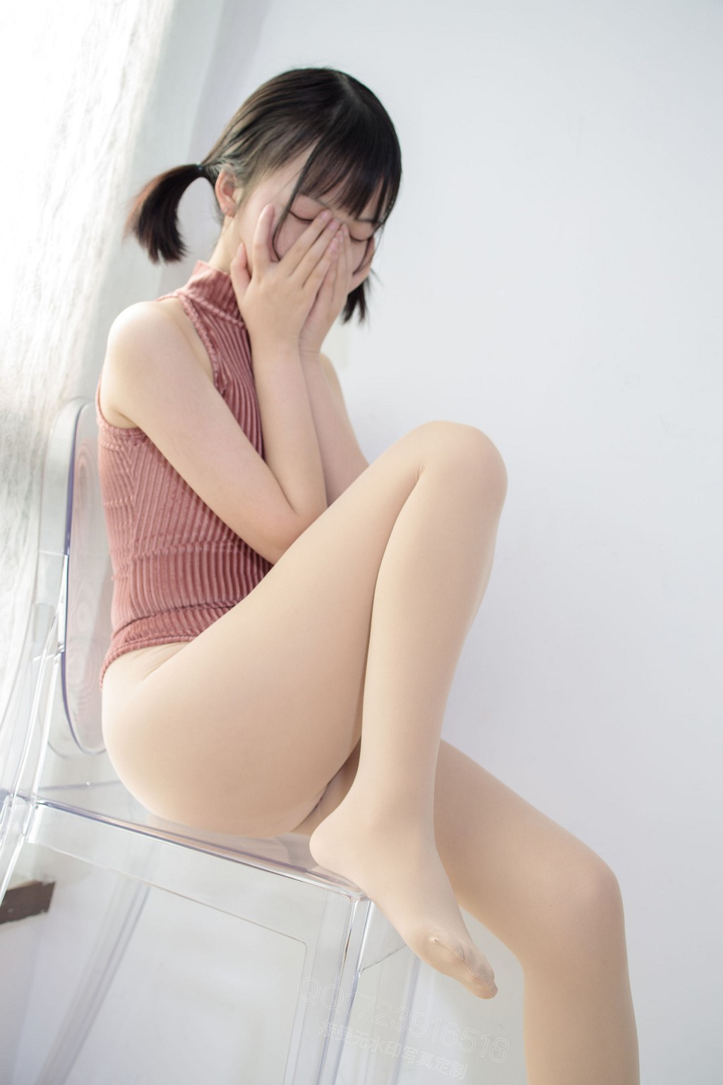 《80D肉丝踩薯片》 [森萝财团] X-060 写真集[101P]