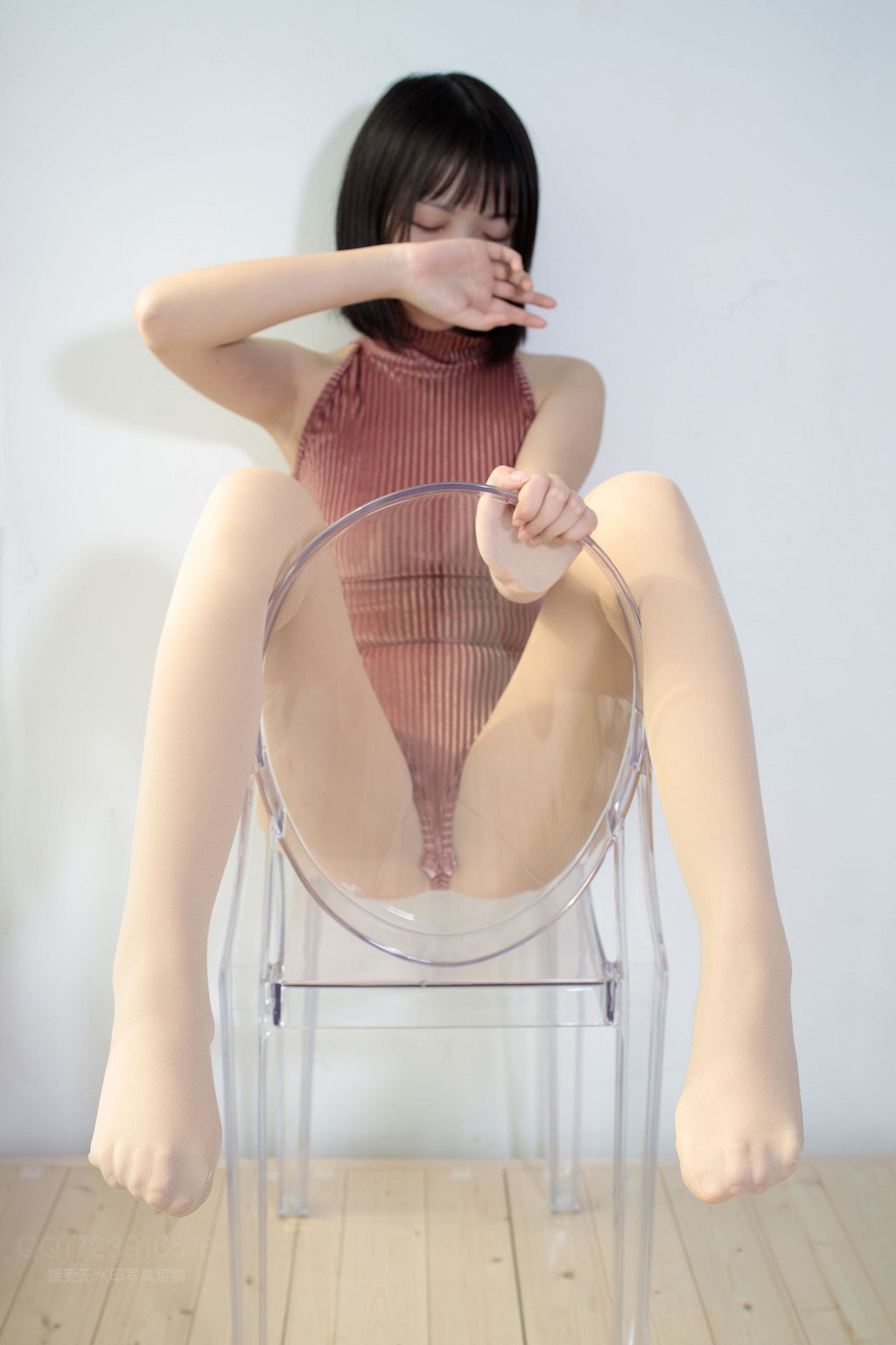 《80D肉丝踩薯片》 [森萝财团] X-060 写真集[101P]