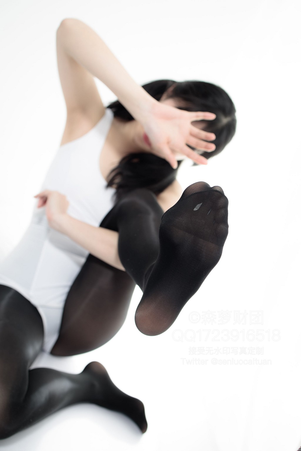 《白色死库水8D油亮黑丝》 [森萝财团] X-058 写真集[119P]