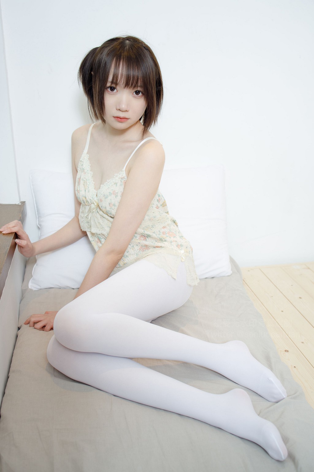 吊带短裙50D白丝 [森萝财团] [X-057] 写真集[83P]