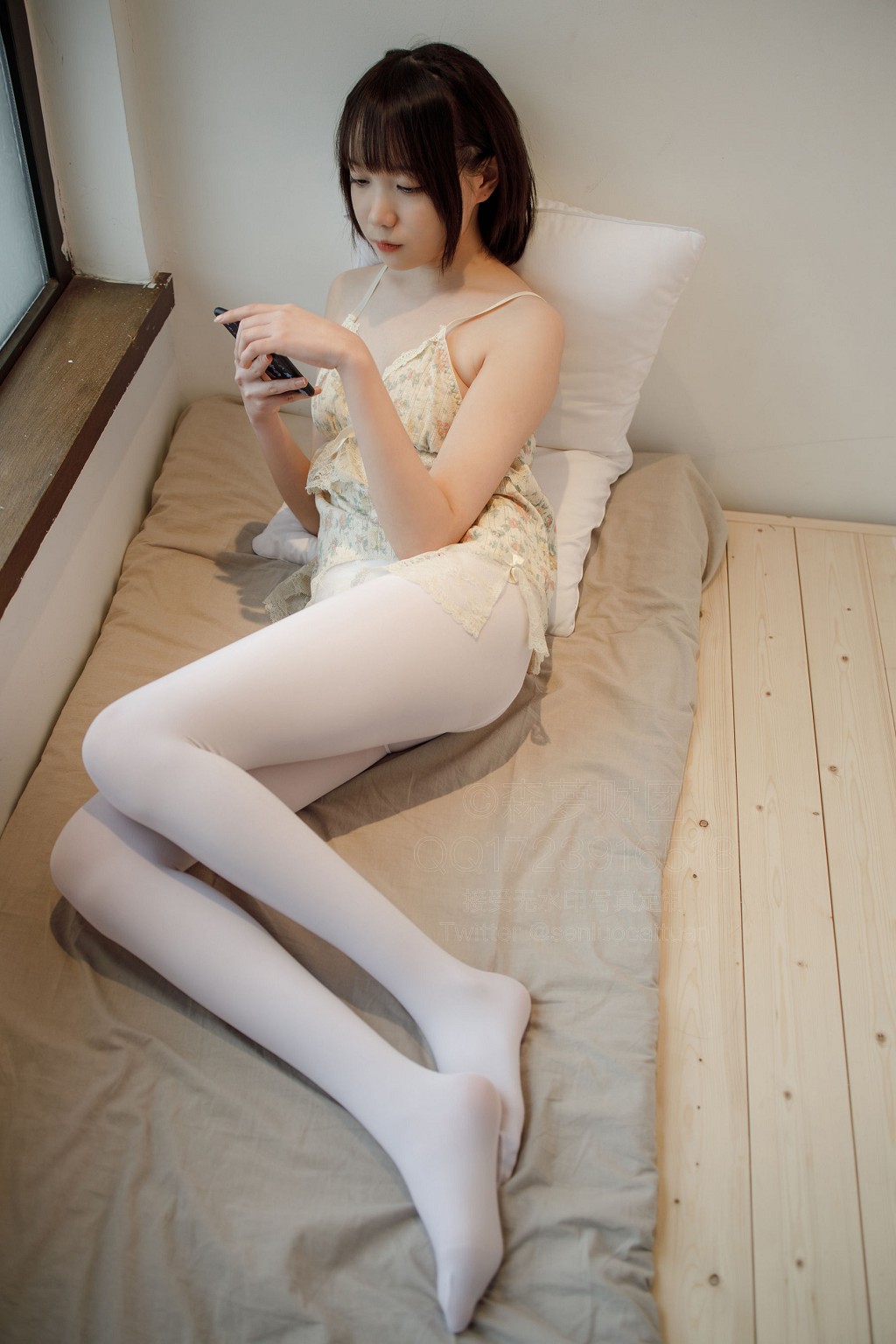 吊带短裙50D白丝 [森萝财团] [X-057] 写真集[83P]