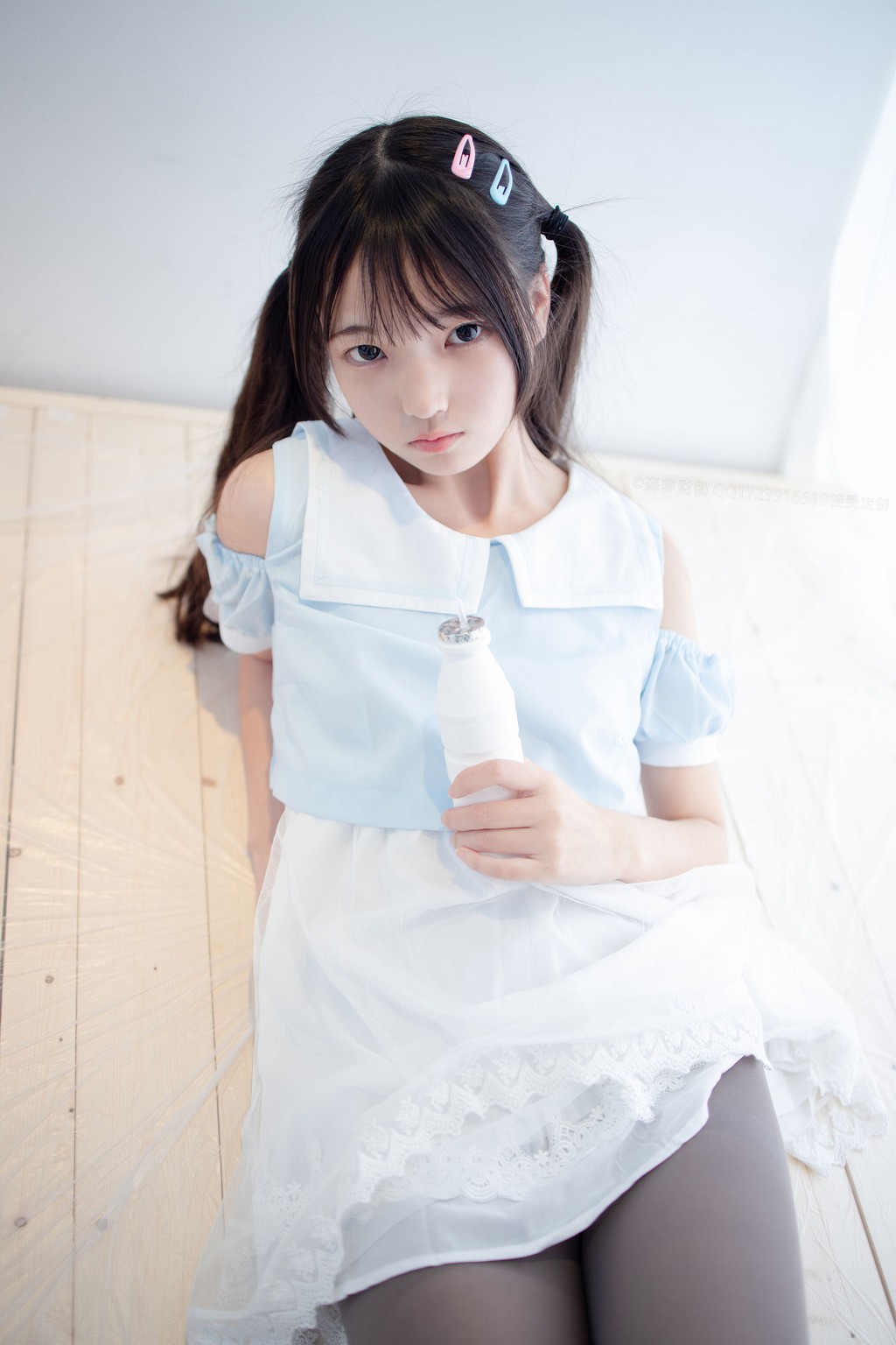 80D灰丝踩物 [森萝财团] [X-054] 写真集[86P]