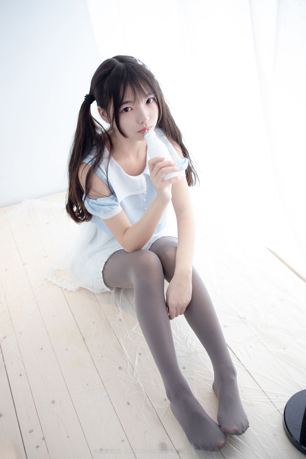 80D灰丝踩物 [森萝财团] [X-054] 写真集[86P]