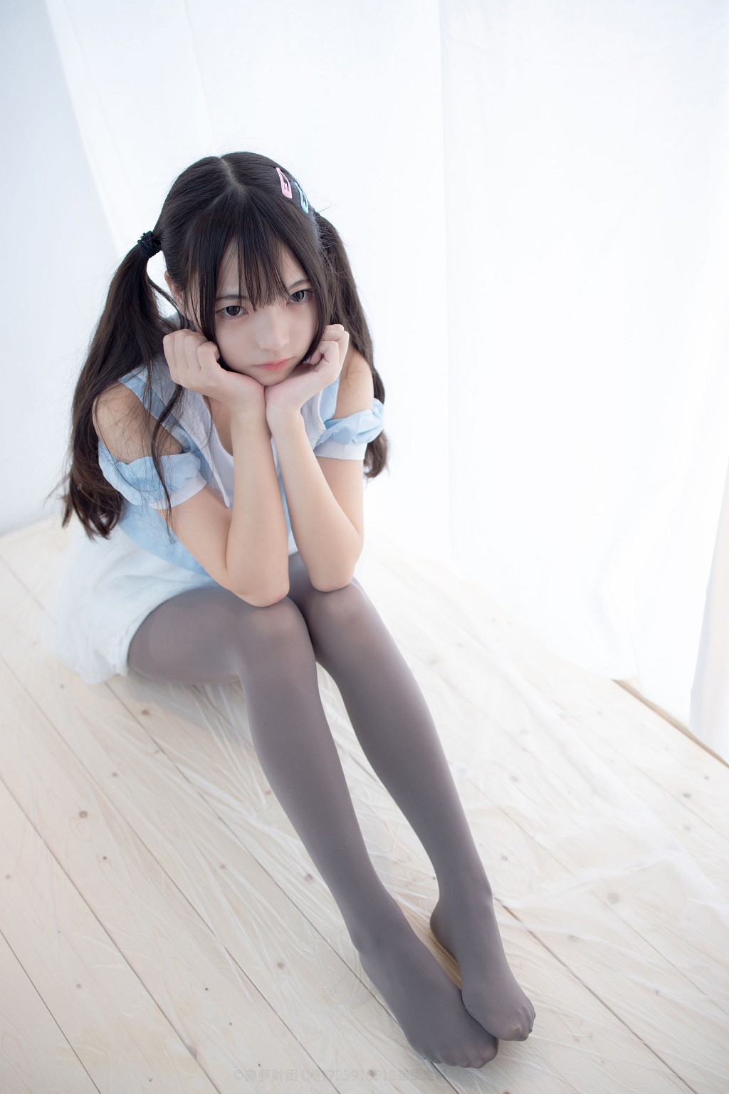 80D灰丝踩物 [森萝财团] [X-054] 写真集[86P]