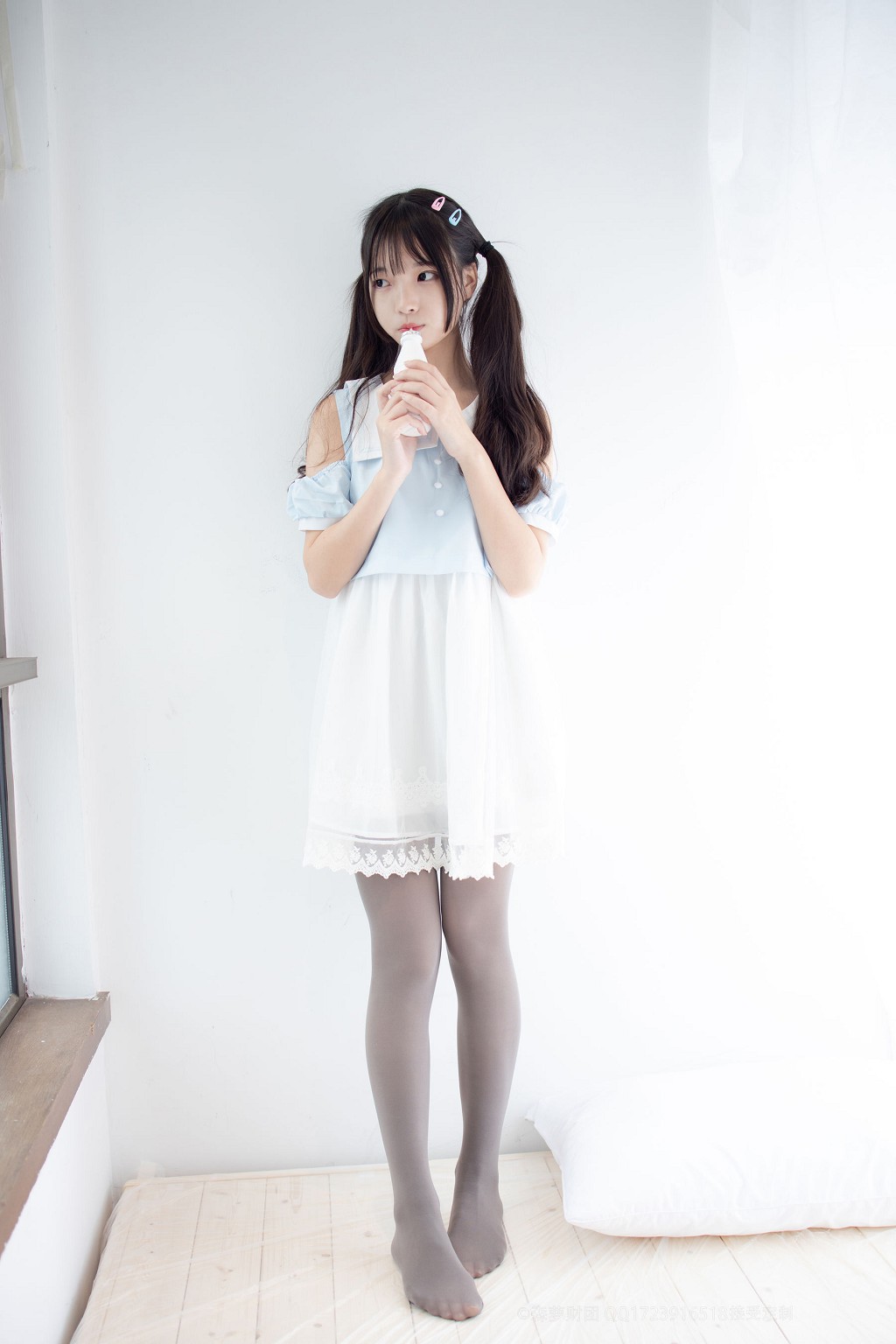 80D灰丝踩物 [森萝财团] [X-054] 写真集[86P]