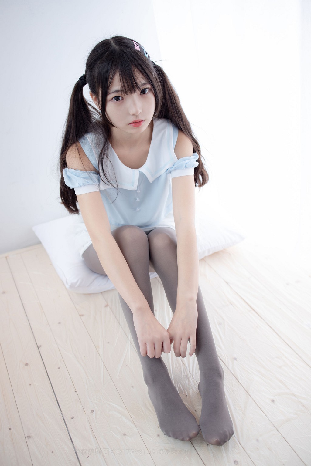 80D灰丝踩物 [森萝财团] [X-054] 写真集[86P]