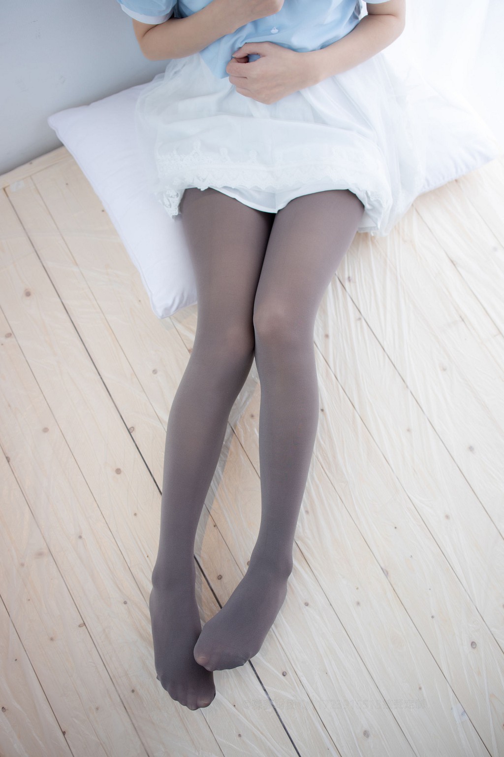 80D灰丝踩物 [森萝财团] [X-054] 写真集[86P]