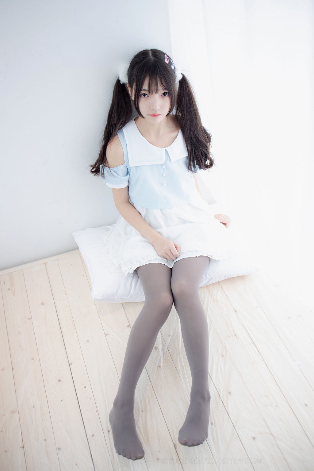 80D灰丝踩物 [森萝财团] [X-054] 写真集[86P]