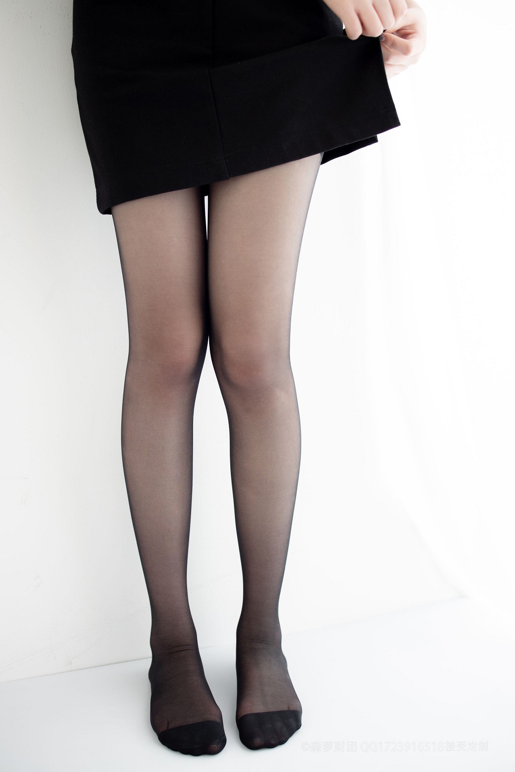 20D黑丝踩物 [森萝财团] [X-051] 写真集[111P]