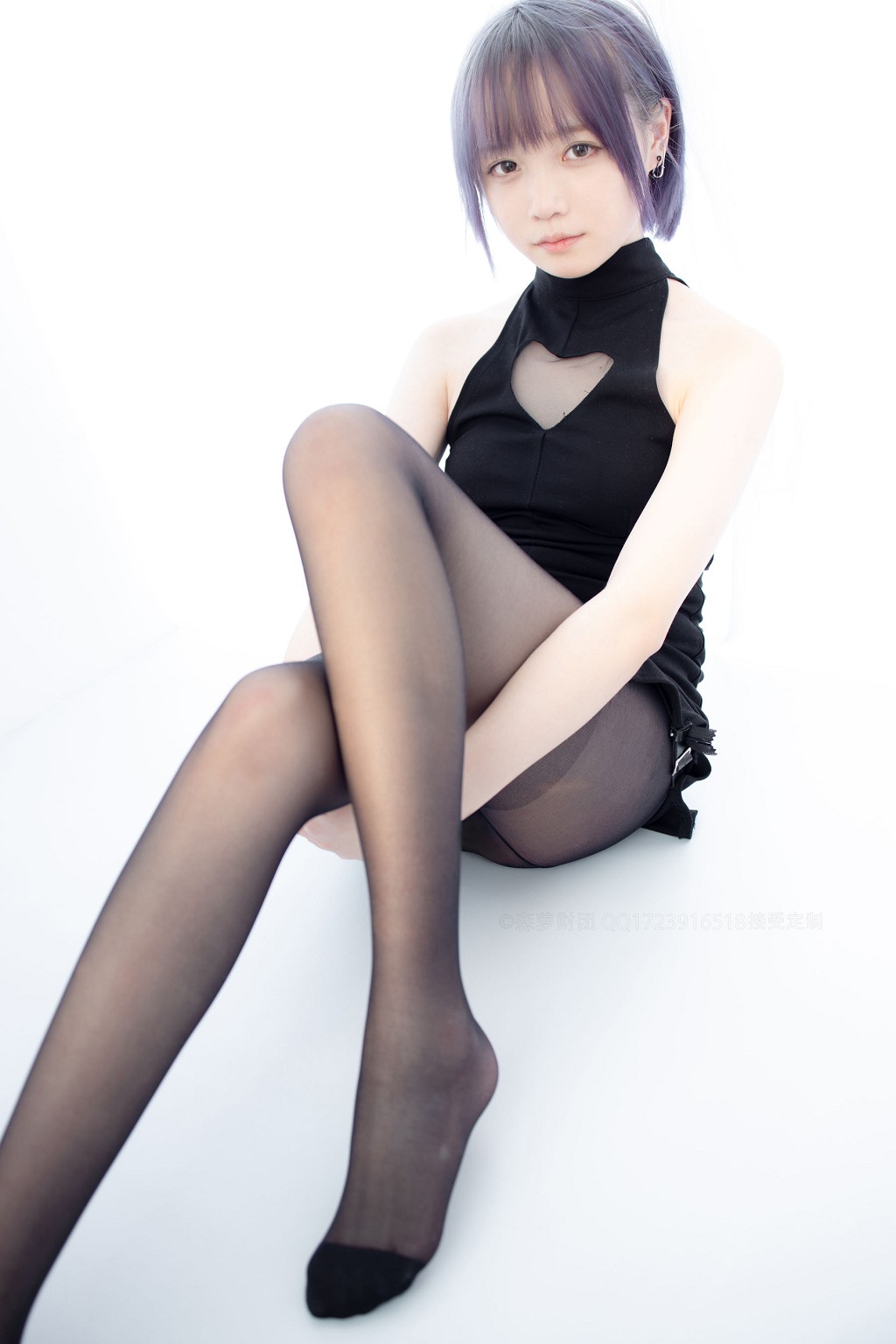 20D黑丝踩物 [森萝财团] [X-051] 写真集[111P]