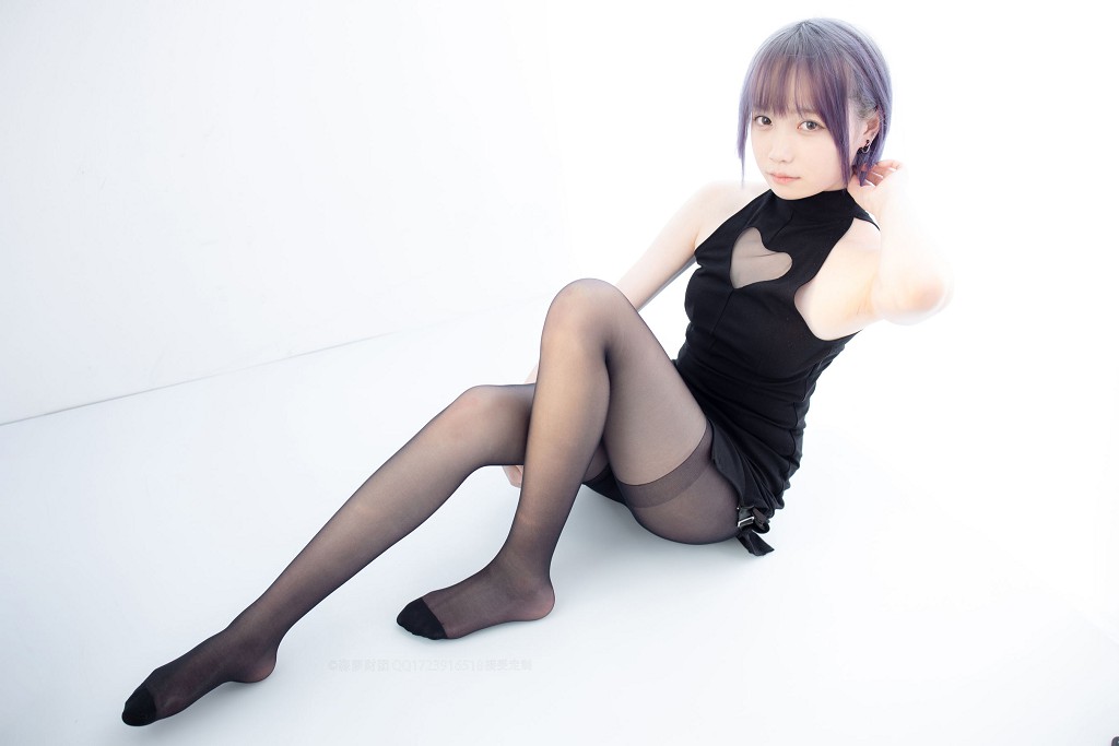 20D黑丝踩物 [森萝财团] [X-051] 写真集[111P]