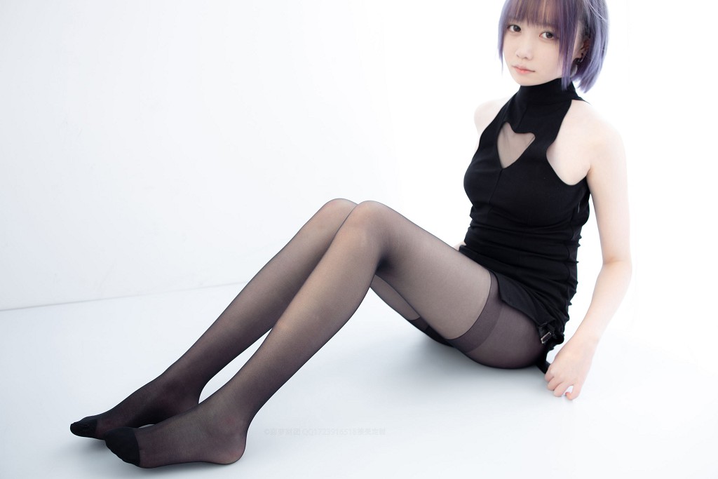 20D黑丝踩物 [森萝财团] [X-051] 写真集[111P]