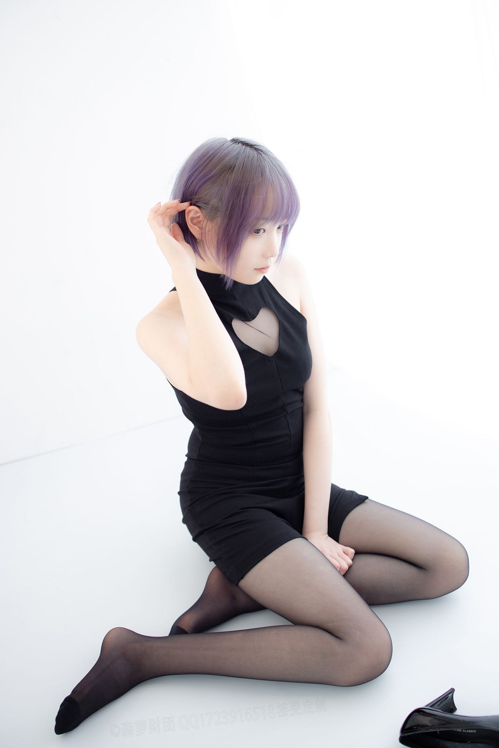 20D黑丝踩物 [森萝财团] [X-051] 写真集[111P]