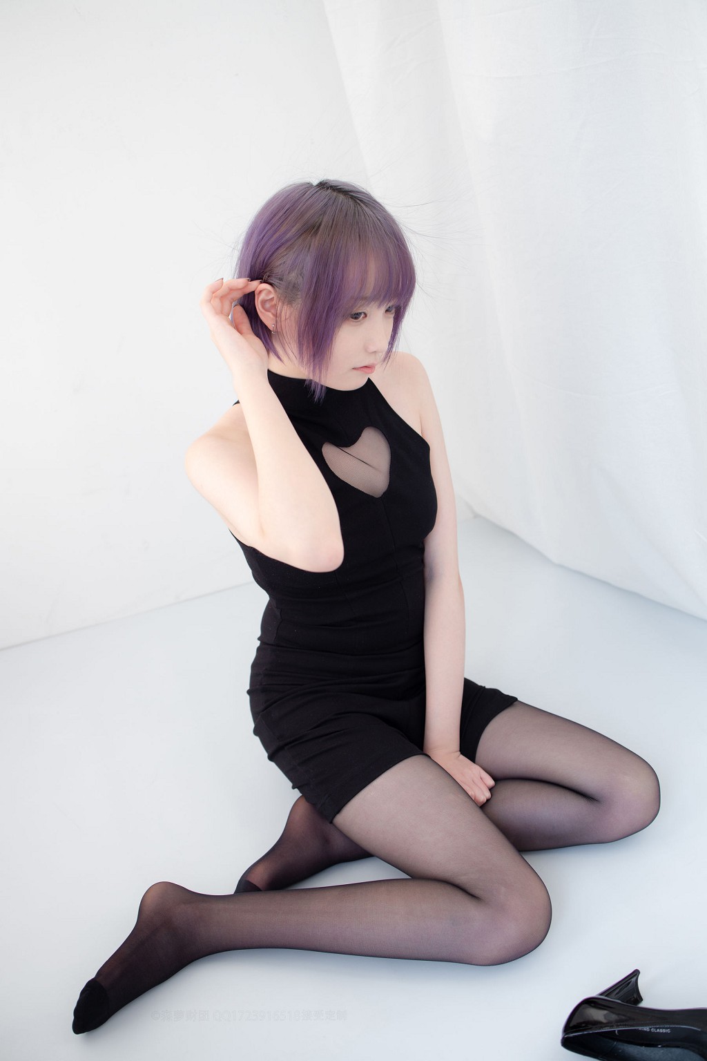 20D黑丝踩物 [森萝财团] [X-051] 写真集[111P]