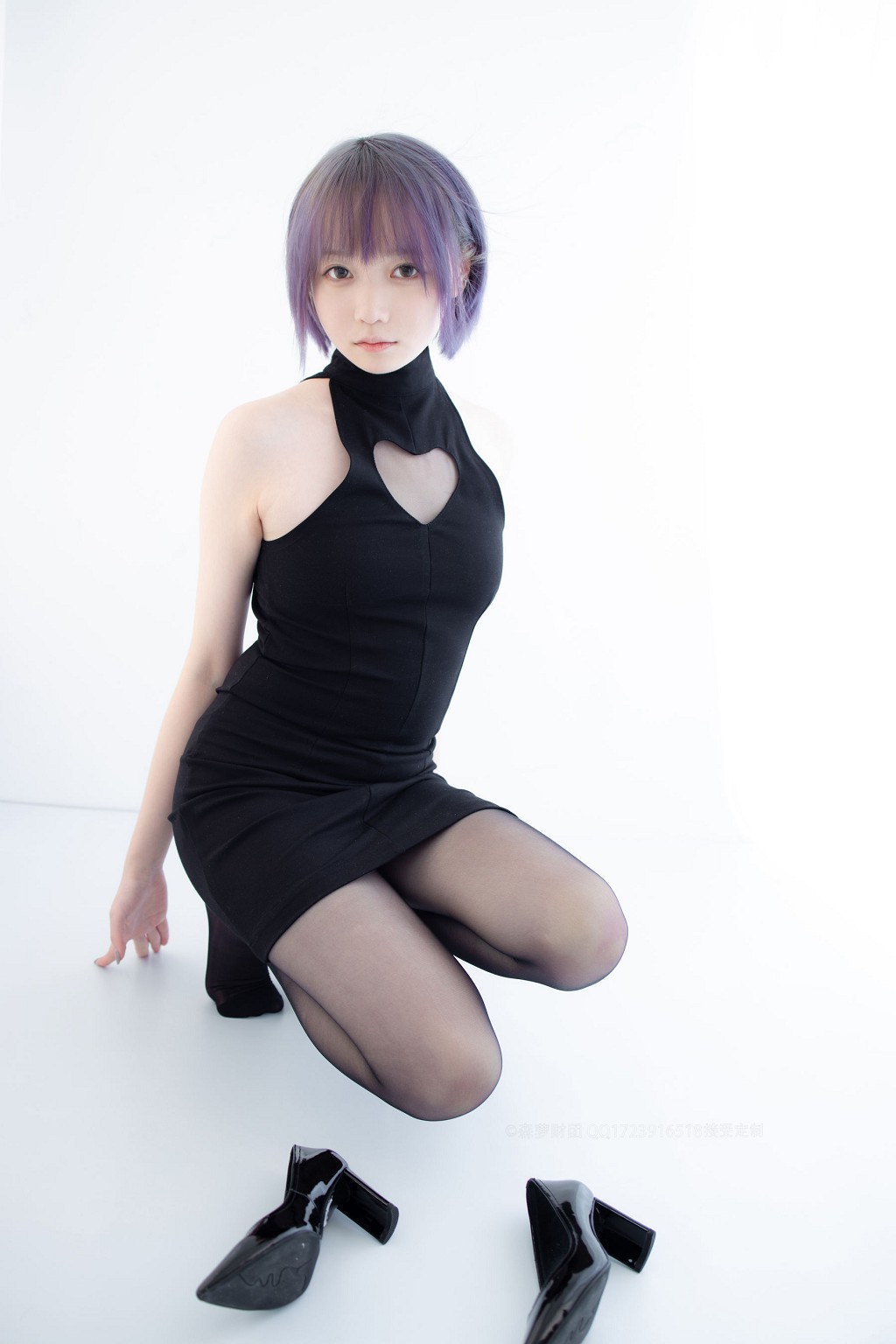 20D黑丝踩物 [森萝财团] [X-051] 写真集[111P]