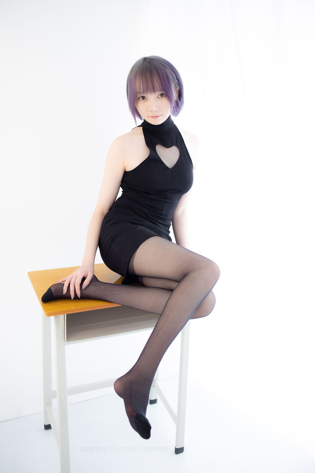 20D黑丝踩物 [森萝财团] [X-051] 写真集[111P]