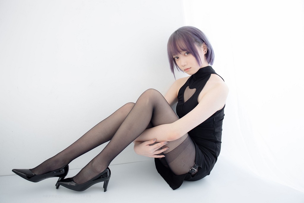 20D黑丝踩物 [森萝财团] [X-051] 写真集[111P]