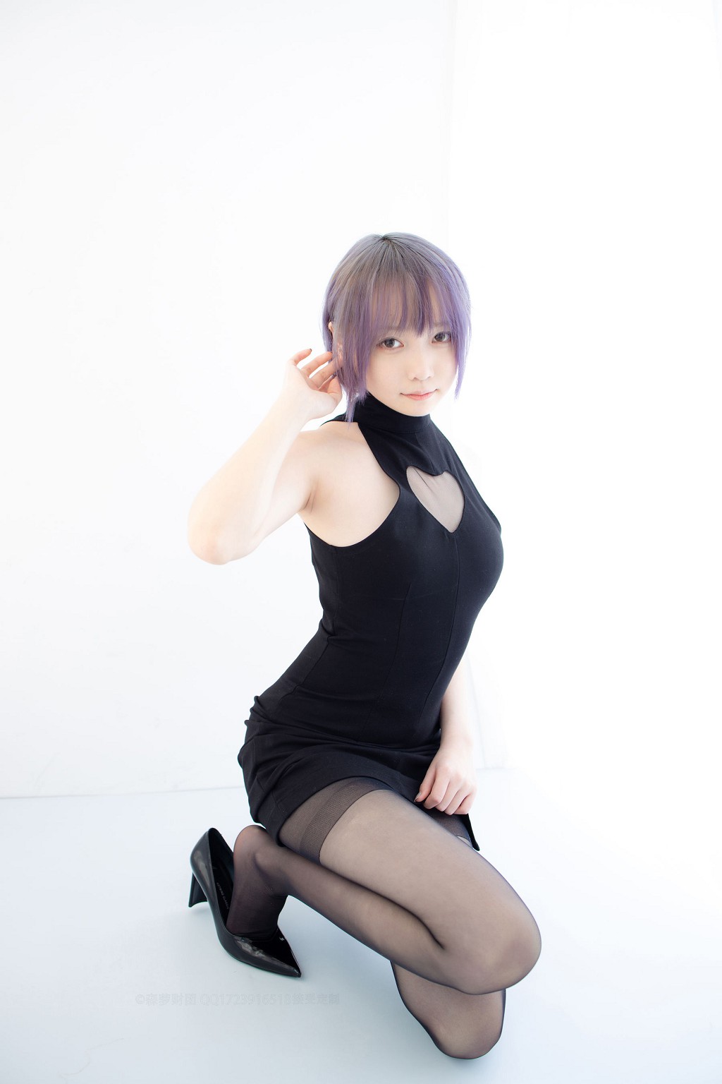 20D黑丝踩物 [森萝财团] [X-051] 写真集[111P]