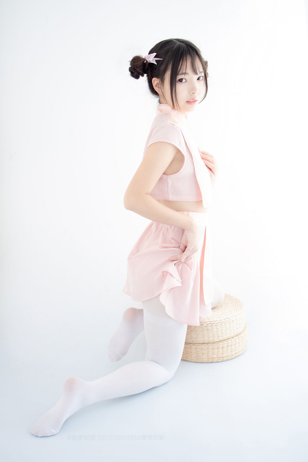 80D白丝踩物 [森萝财团] [X-052] 写真集[66P]