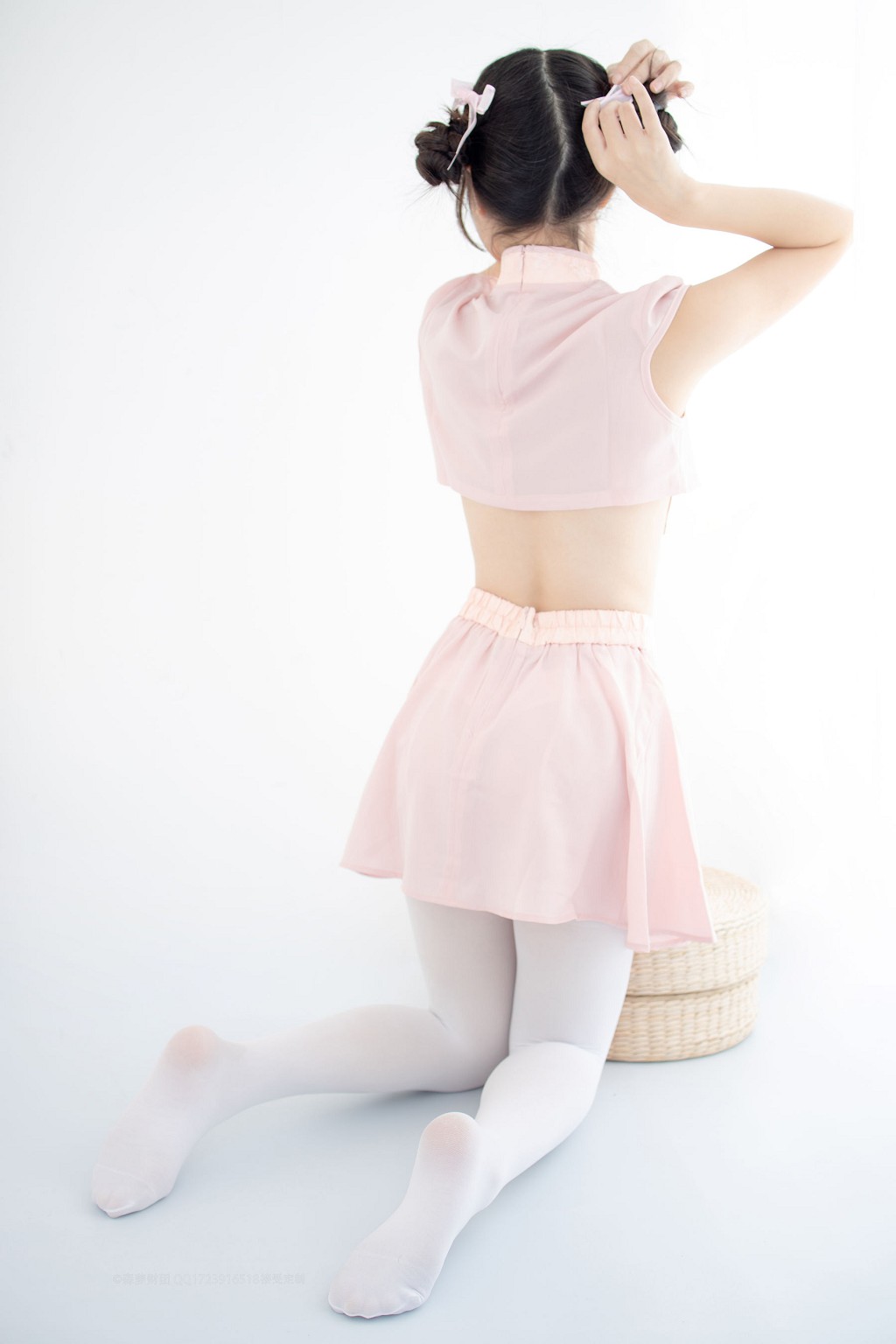 80D白丝踩物 [森萝财团] [X-052] 写真集[66P]