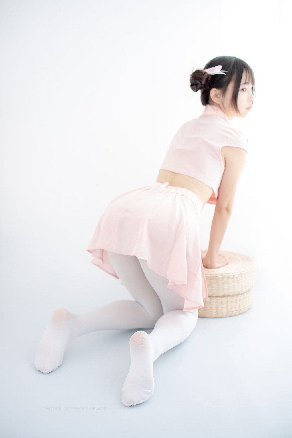 80D白丝踩物 [森萝财团] [X-052] 写真集[66P]