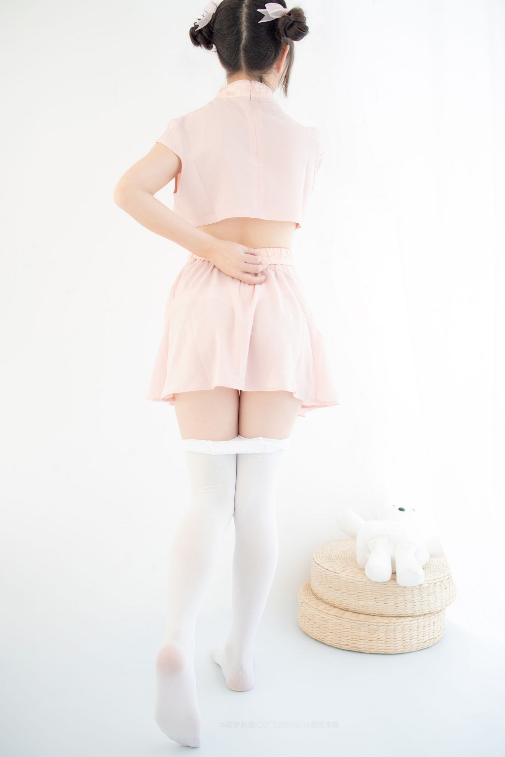 80D白丝踩物 [森萝财团] [X-052] 写真集[66P]