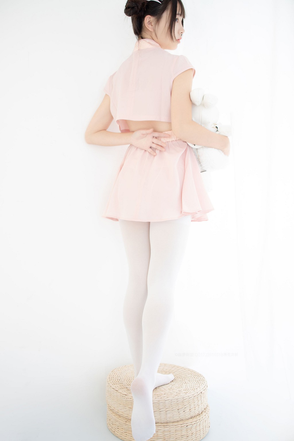 80D白丝踩物 [森萝财团] [X-052] 写真集[66P]