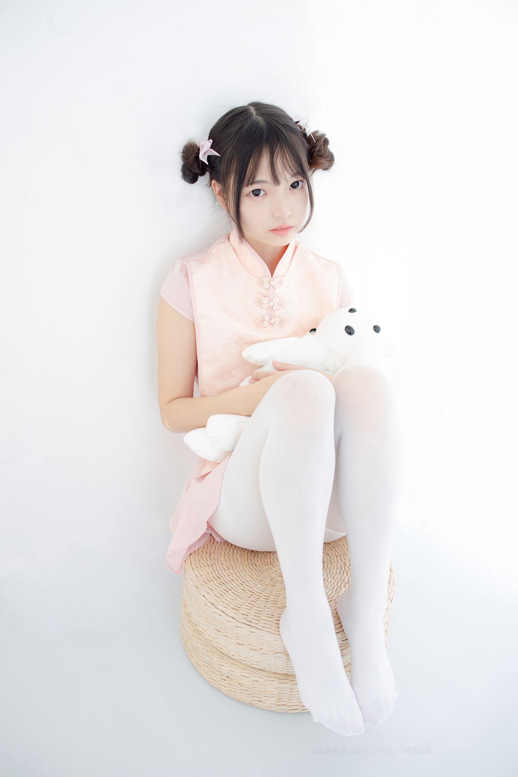 80D白丝踩物 [森萝财团] [X-052] 写真集[66P]