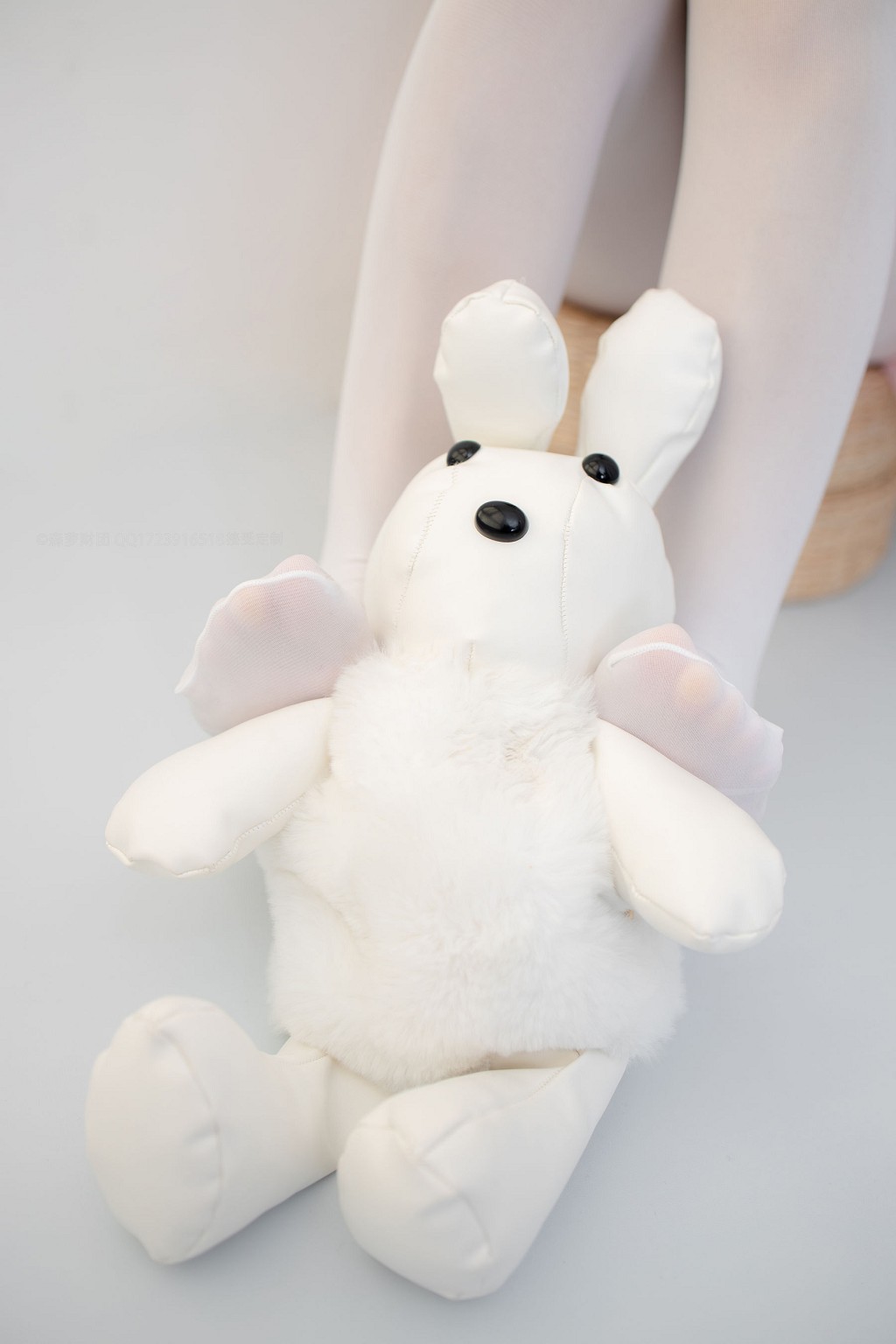 80D白丝踩物 [森萝财团] [X-052] 写真集[66P]