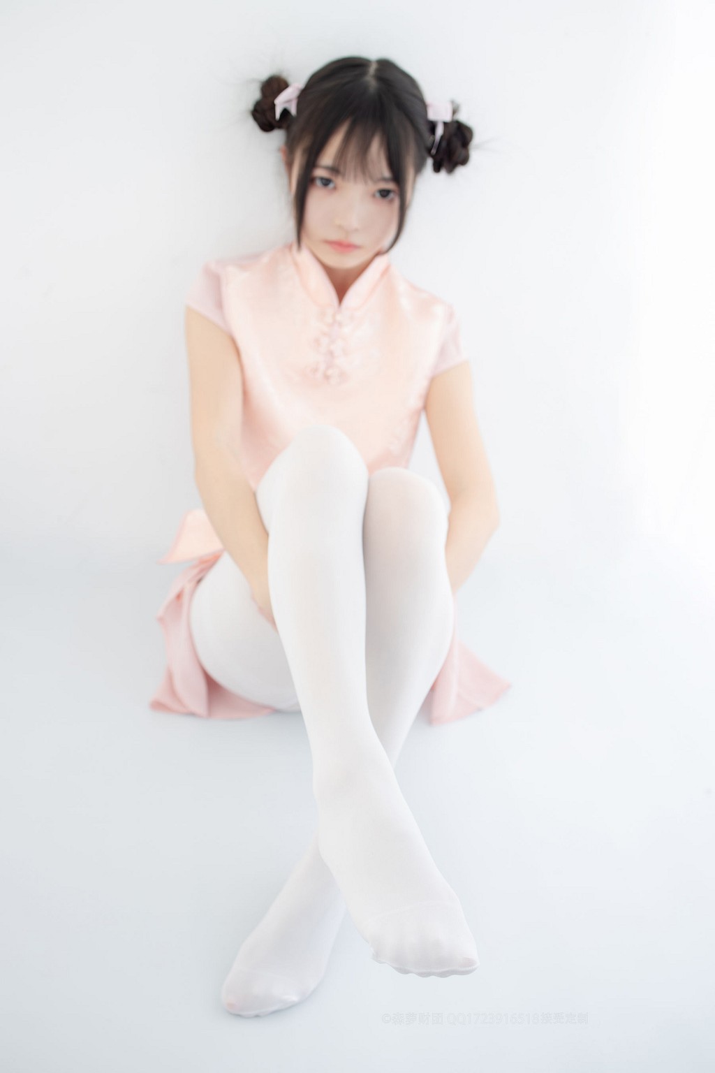 80D白丝踩物 [森萝财团] [X-052] 写真集[66P]