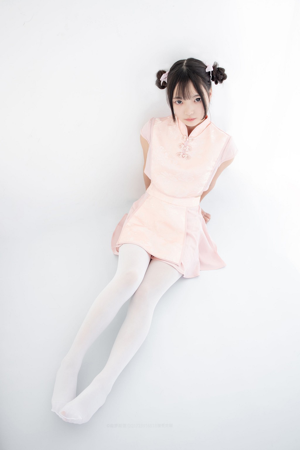 80D白丝踩物 [森萝财团] [X-052] 写真集[66P]