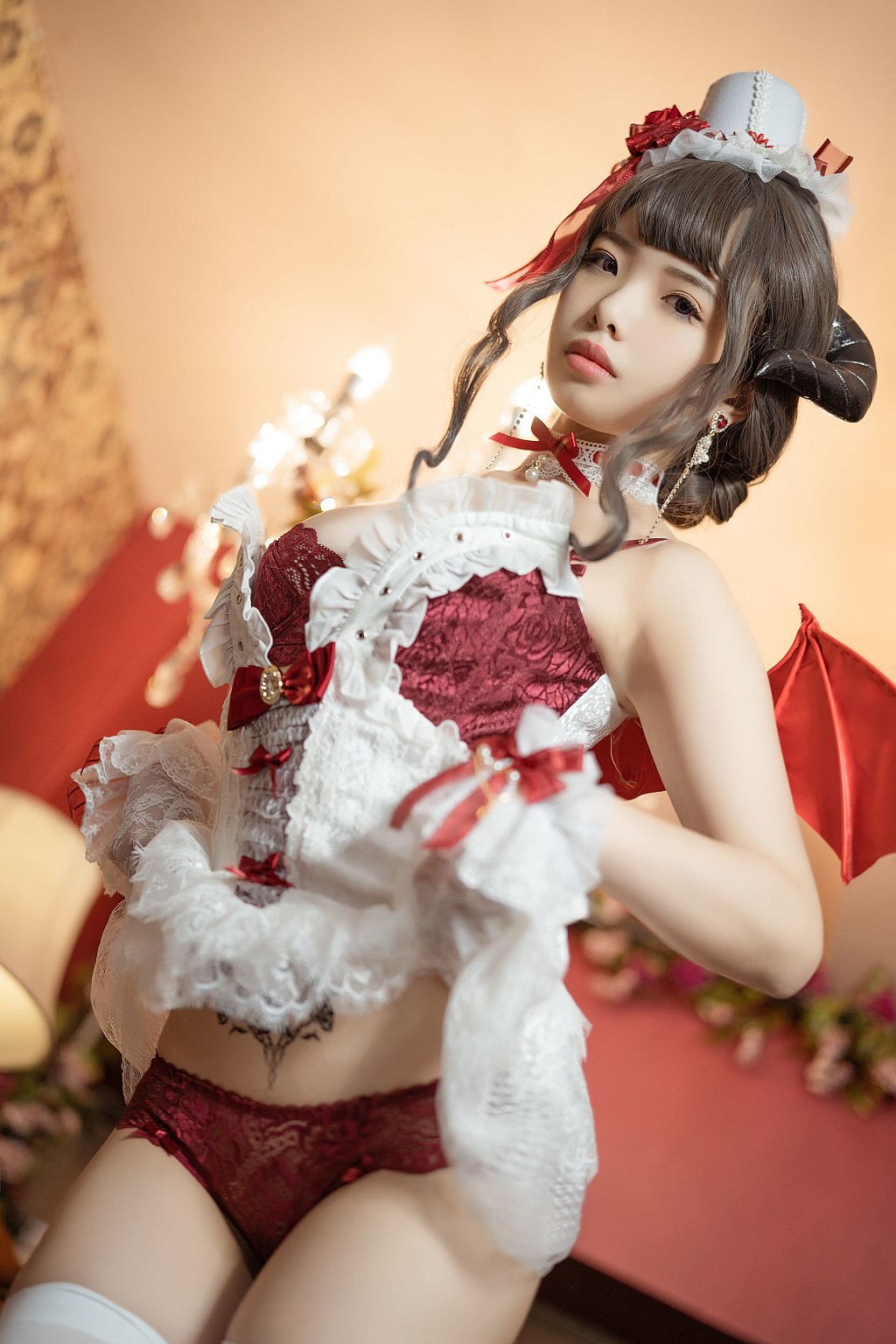 雯妹不讲道理《魅魔 Elegant devil》 [COSPLAY福利] 写真集[35P]